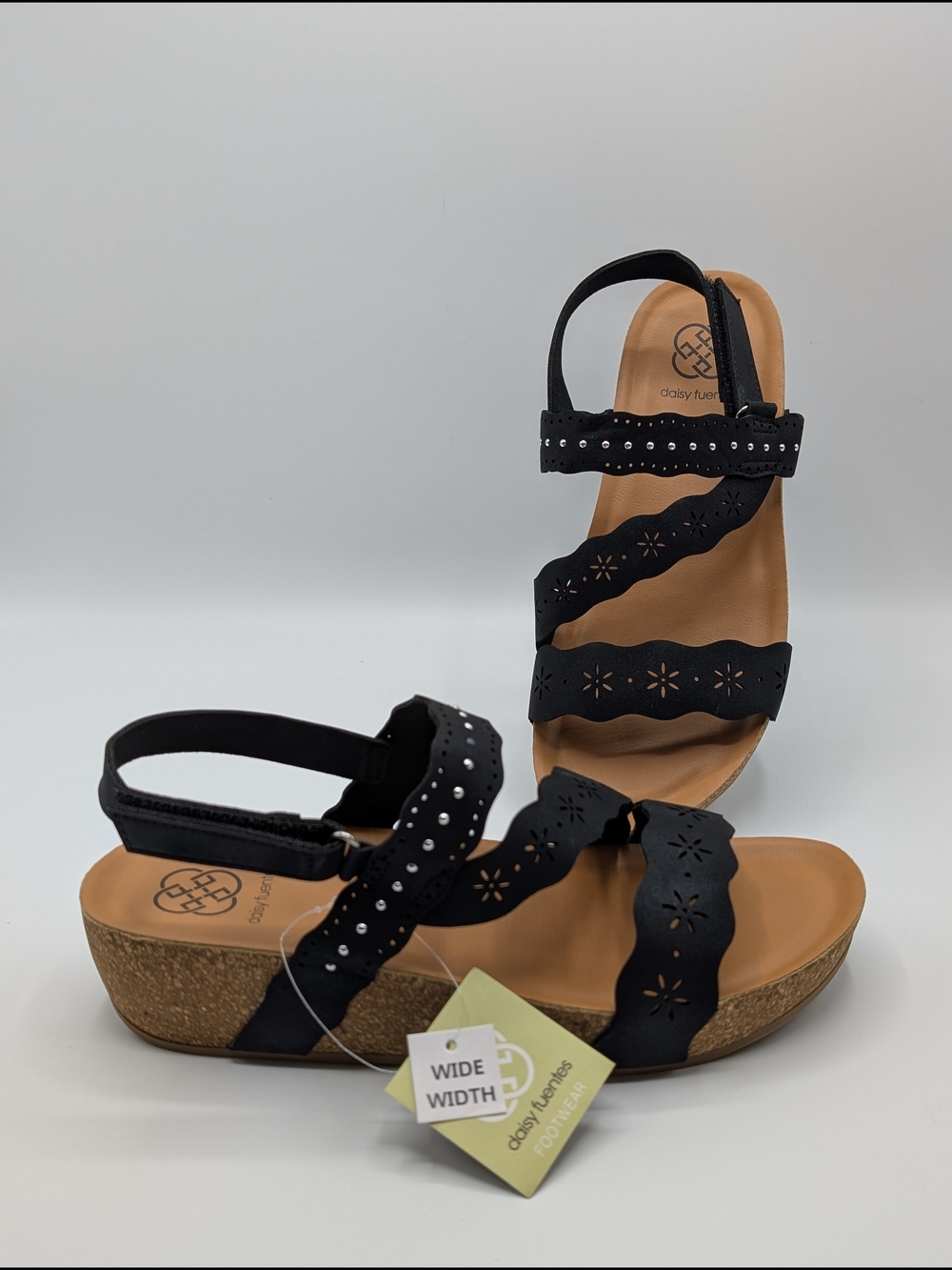 Daisy Fuentes Women's 8W Black Wide-Width Wedge Sandals Adjustable Straps